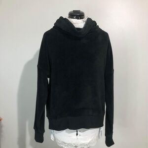 NWOT Medium Well + Calm Womens Sweat Shirt Long Sleeve Black soft C3571